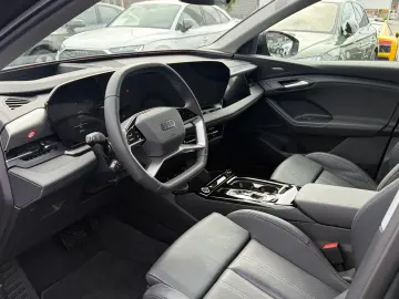 AUDI Q6 e-tron performance ACC B&O HUD AHK