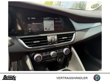 ALFA ROMEO Giulia 2.0T Q4 Veloce LEDER-ROT TECHNO PREMIUM