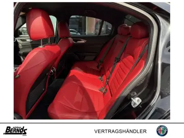ALFA ROMEO Giulia 2.0T Q4 Veloce LEDER-ROT TECHNO PREMIUM