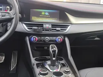 ALFA ROMEO Giulia Tributo Italiano Q4