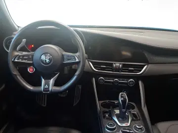 ALFA ROMEO Giulia 2.9 V6 Bi-Turbo Quadrifoglio