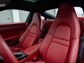 Porsche 992 Carrera S   1. Hand   14-way   Bose   SHD