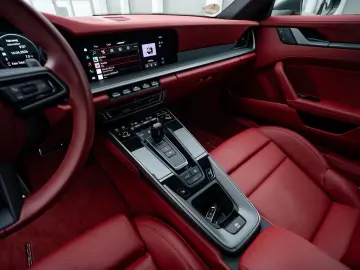 Porsche 992 Carrera S   1. Hand   14-way   Bose   SHD