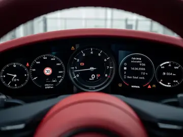 Porsche 992 Carrera S   1. Hand   14-way   Bose   SHD