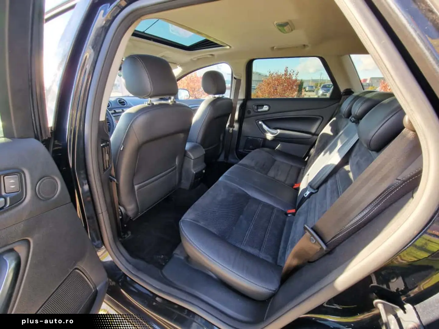 Ford Mondeo 2.0EcoBOOST 203CP-Titanium-Automatic