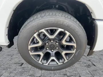 DODGE RAM 1500 Laramie Crew 420 PS  LPG
