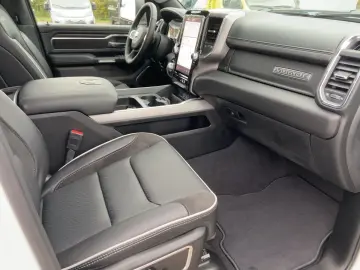 DODGE RAM 1500 Laramie Crew 420 PS  LPG