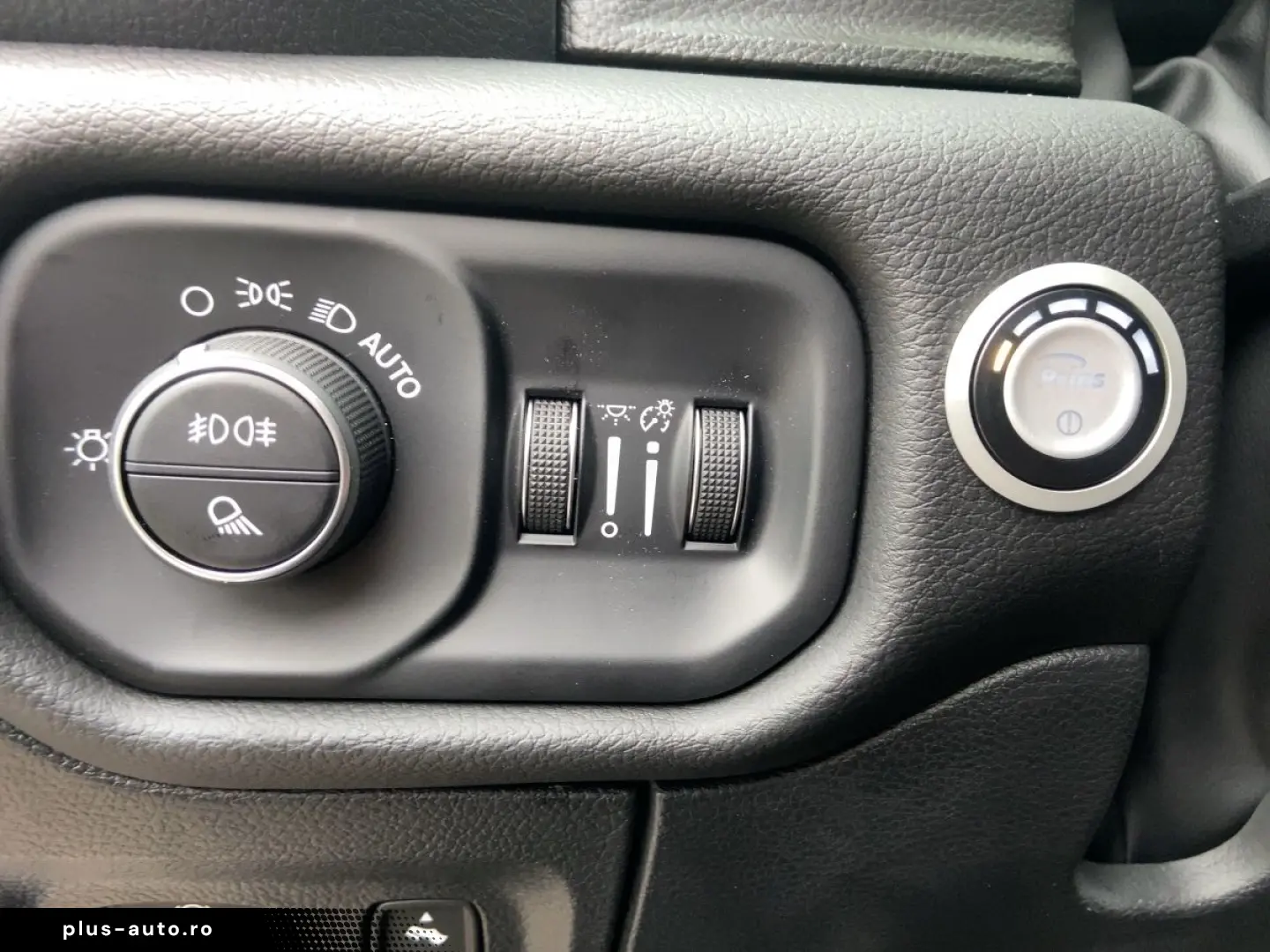 DODGE RAM 1500 Laramie Crew 420 PS  LPG
