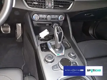 ALFA ROMEO Giulia Veloce Turbo 16V Q4 280  Navi SHZ Kamera