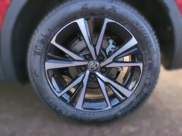 TOYOTA C-HR Plug-In Team D ACC  RFK. SHZ  Klima  DAB