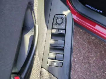 TOYOTA C-HR Plug-In Team D ACC  RFK. SHZ  Klima  DAB