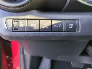 TOYOTA C-HR Plug-In Team D ACC  RFK. SHZ  Klima  DAB