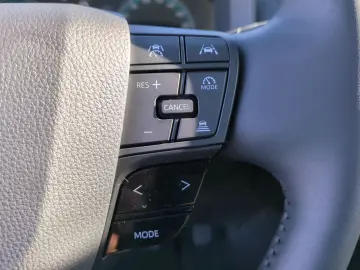 TOYOTA C-HR Plug-In Team D ACC  RFK. SHZ  Klima  DAB