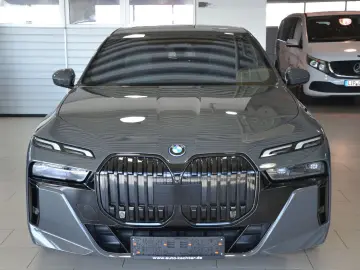 BMW i7 xDrive 60 M SportPro B&W M-Heckspoiler Rollos