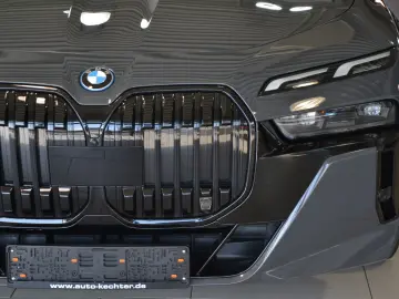 BMW i7 xDrive 60 M SportPro B&W M-Heckspoiler Rollos