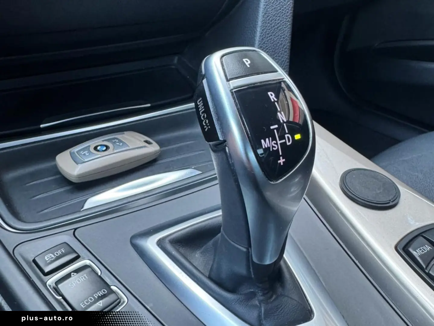 BMW F30 LUXURY  AN 2012  163 CP  3 BUTOANE