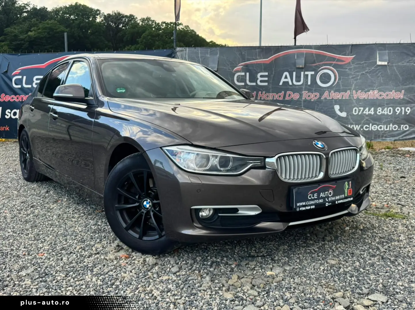 BMW F30 LUXURY  AN 2012  163 CP  3 BUTOANE
