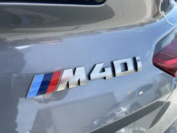 BMW Z4 M40i M Aerodynamikpaket SHZ Alarmanlage