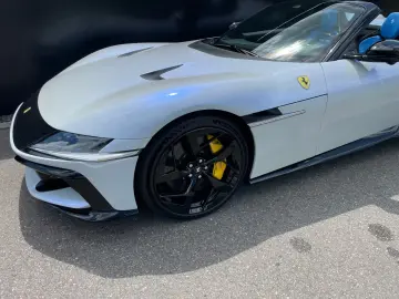 Ferrari 12Cilindri Spider EXTRA RANGE BIANCO BABY BLUE