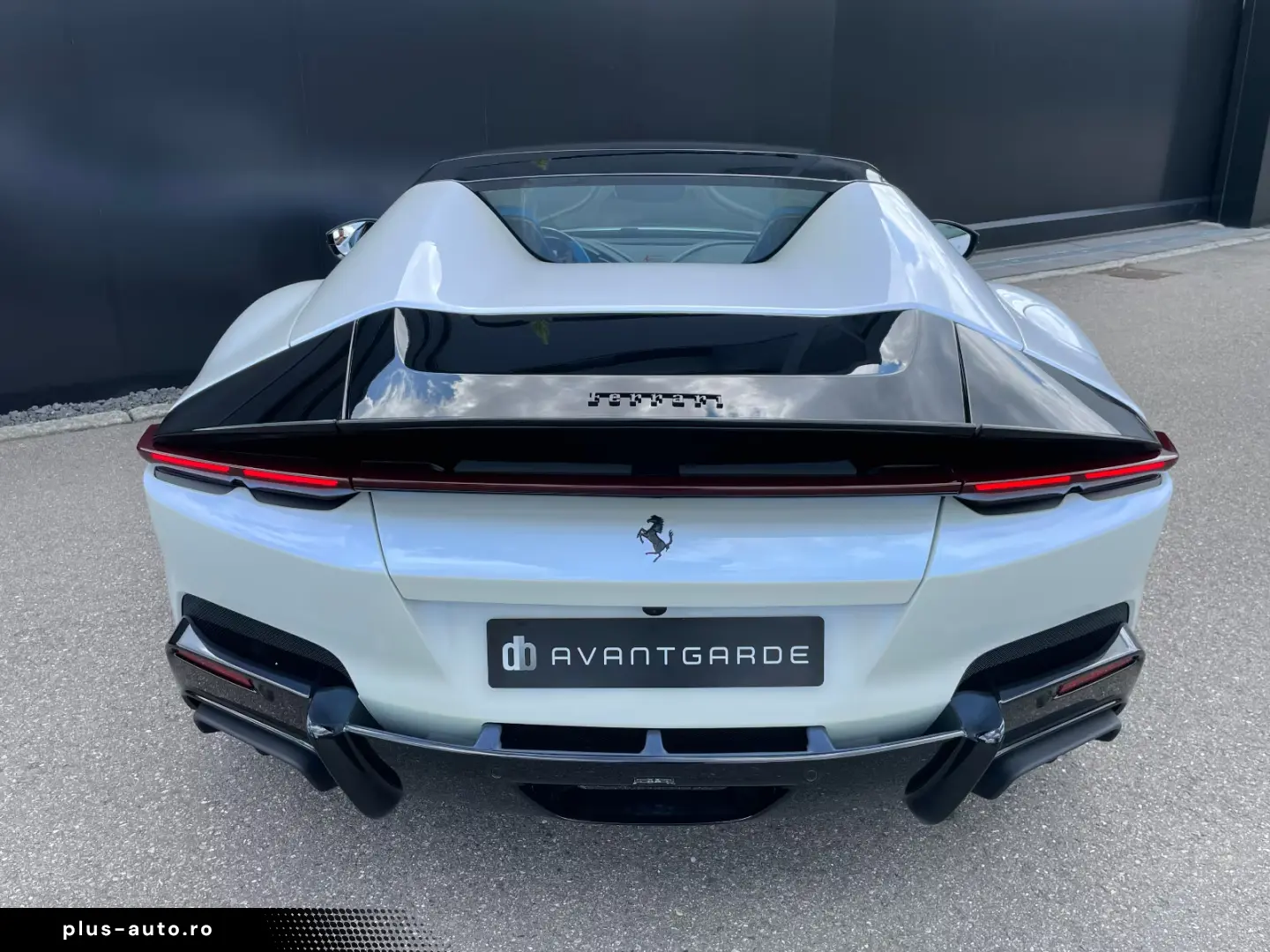 Ferrari 12Cilindri Spider EXTRA RANGE BIANCO BABY BLUE
