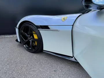 Ferrari 12Cilindri Spider EXTRA RANGE BIANCO BABY BLUE