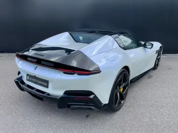 Ferrari 12Cilindri Spider EXTRA RANGE BIANCO BABY BLUE