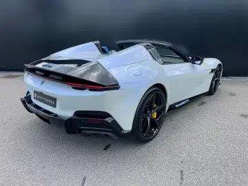 Ferrari 12Cilindri Spider EXTRA RANGE BIANCO BABY BLUE