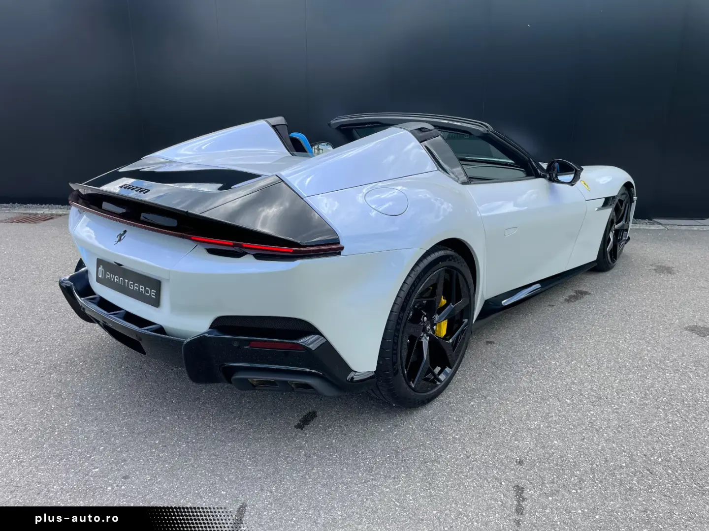 Ferrari 12Cilindri Spider EXTRA RANGE BIANCO BABY BLUE