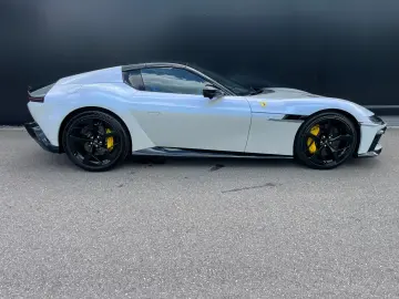 Ferrari 12Cilindri Spider EXTRA RANGE BIANCO BABY BLUE