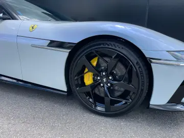 Ferrari 12Cilindri Spider EXTRA RANGE BIANCO BABY BLUE