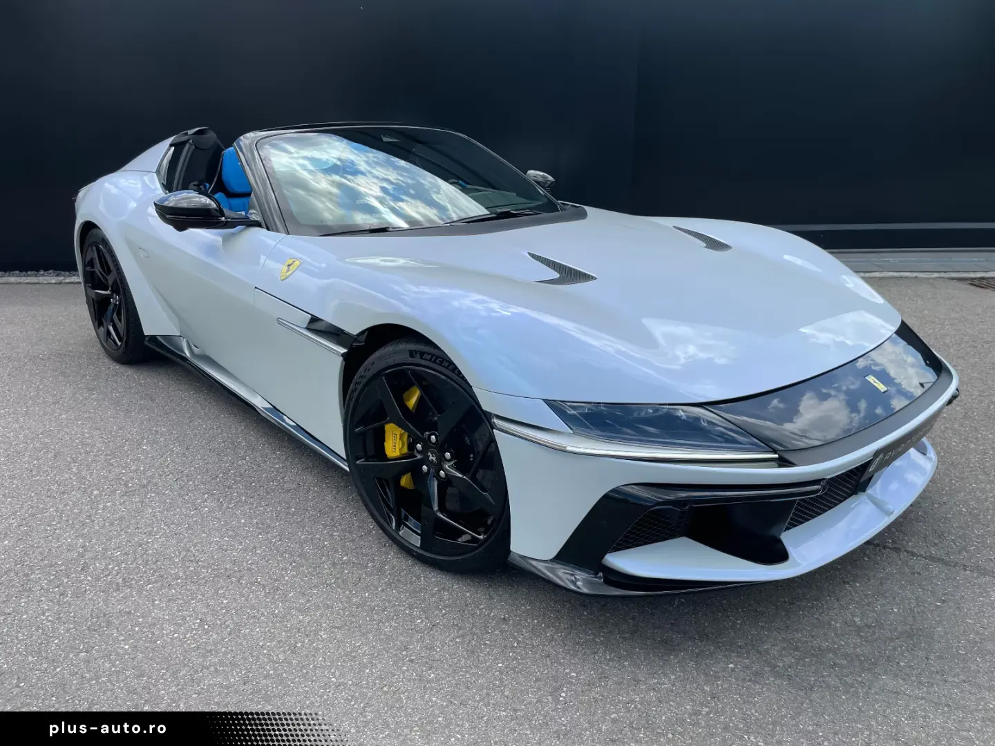 Ferrari 12Cilindri Spider EXTRA RANGE BIANCO BABY BLUE