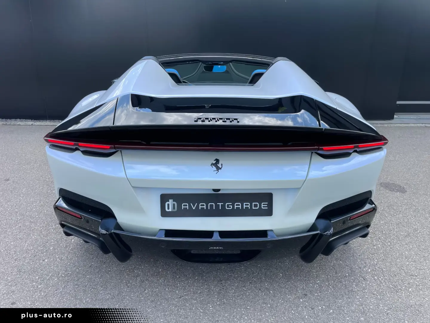 Ferrari 12Cilindri Spider EXTRA RANGE BIANCO BABY BLUE
