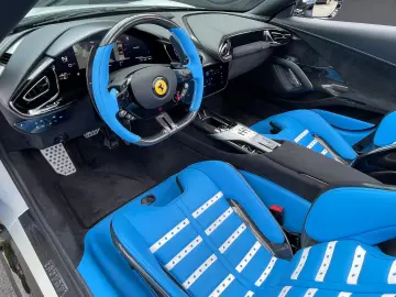 Ferrari 12Cilindri Spider EXTRA RANGE BIANCO BABY BLUE