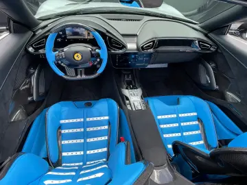 Ferrari 12Cilindri Spider EXTRA RANGE BIANCO BABY BLUE