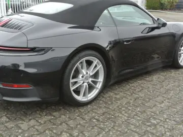 PORSCHE 992 cabrio  schw schw bose abgas kamera garantie