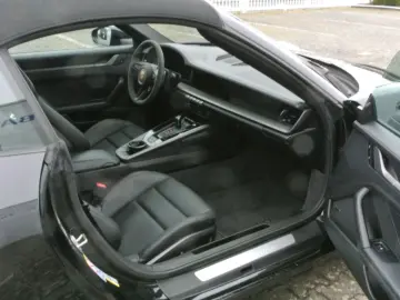 PORSCHE 992 cabrio  schw schw bose abgas kamera garantie