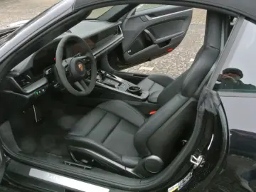 PORSCHE 992 cabrio  schw schw bose abgas kamera garantie