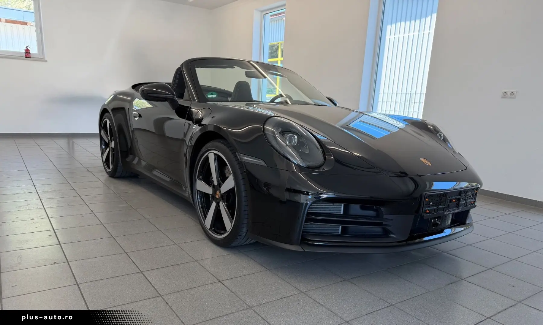 PORSCHE 911 Carrera Cabriolet Sporta. Kamera Bose