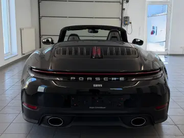 PORSCHE 911 Carrera Cabriolet Sporta. Kamera Bose