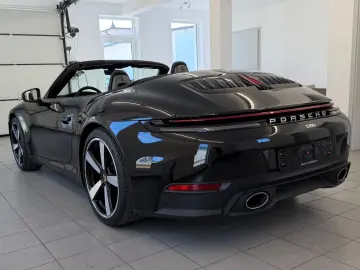 PORSCHE 911 Carrera Cabriolet Sporta. Kamera Bose