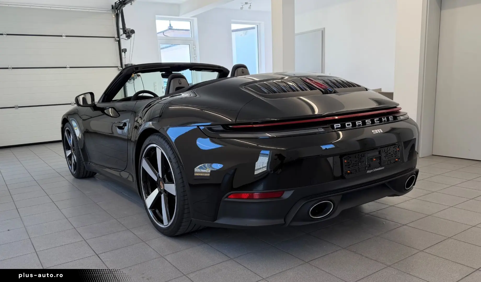 PORSCHE 911 Carrera Cabriolet Sporta. Kamera Bose