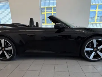 PORSCHE 911 Carrera Cabriolet Sporta. Kamera Bose