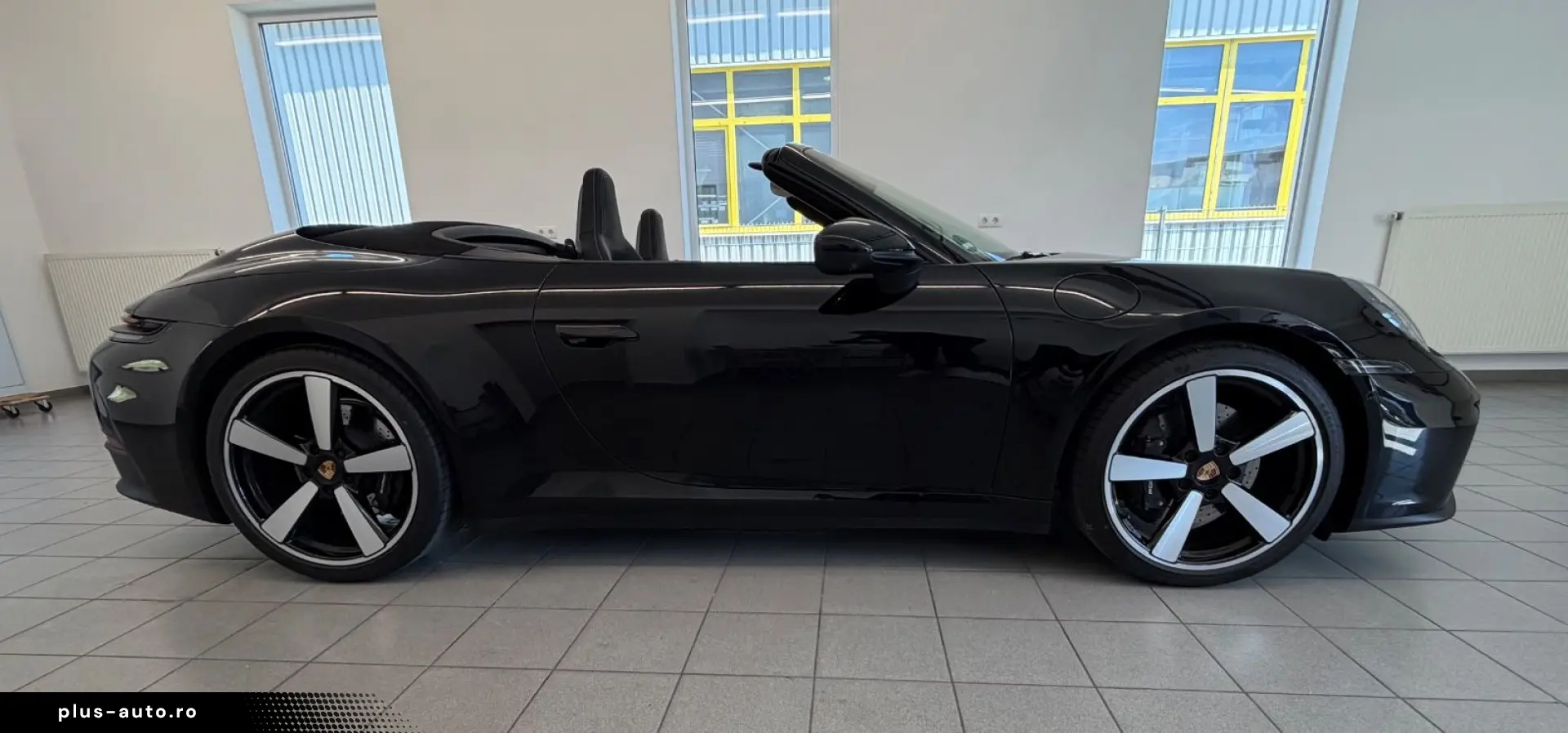 PORSCHE 911 Carrera Cabriolet Sporta. Kamera Bose