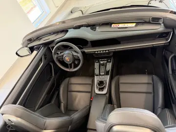 PORSCHE 911 Carrera Cabriolet Sporta. Kamera Bose