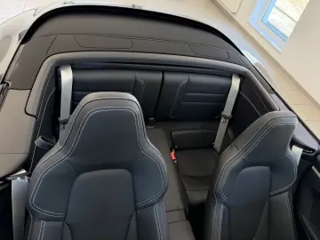PORSCHE 911 Carrera Cabriolet Sporta. Kamera Bose