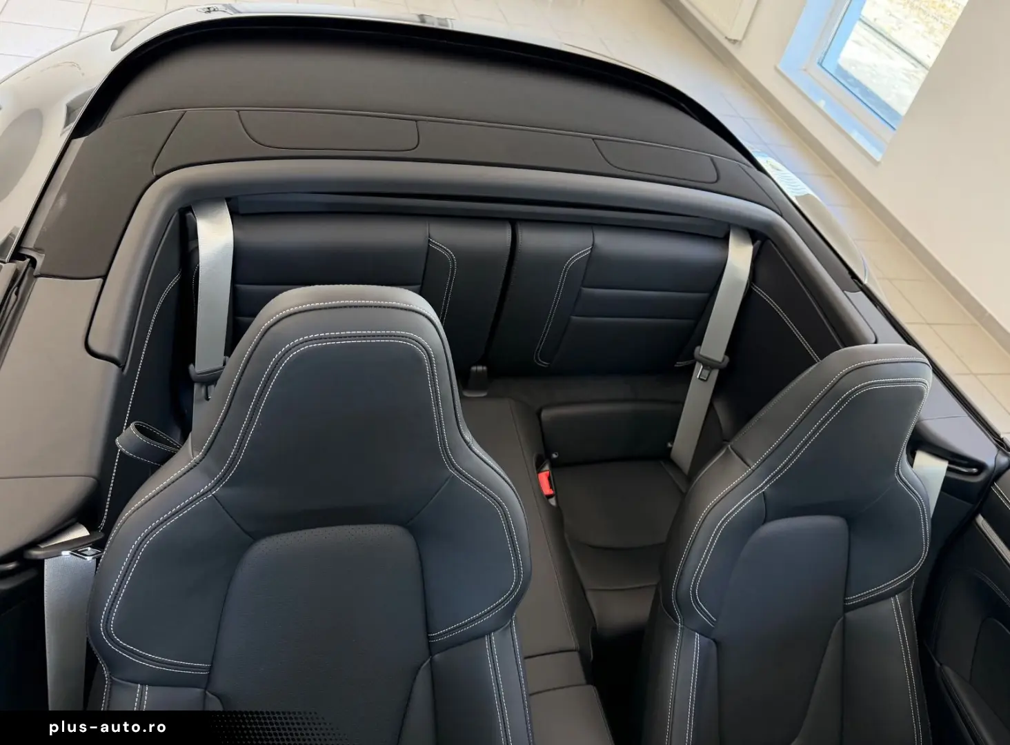PORSCHE 911 Carrera Cabriolet Sporta. Kamera Bose