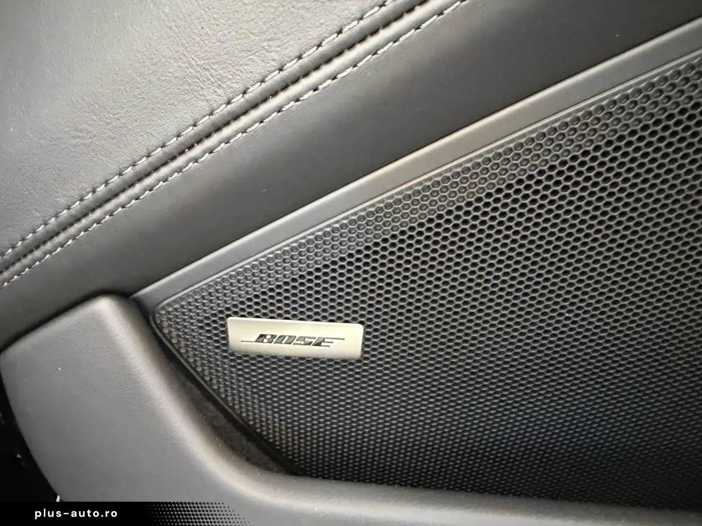 PORSCHE 911 Carrera Cabriolet Sporta. Kamera Bose