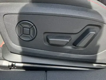 AUDI S3 Limousine TFSI Navi LED Alu HUD SONOS PDC Car