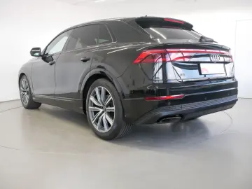 AUDI Q8 50 TDI quattro MATRIX AHK PANO HEAD-UP
