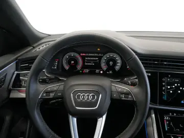 AUDI Q8 50 TDI quattro MATRIX AHK PANO HEAD-UP